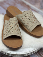 Clara Sandal in Beige