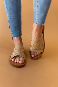 Clara Sandal in Beige